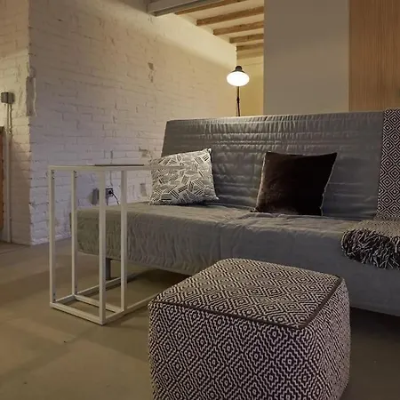 1br With Patio Near The